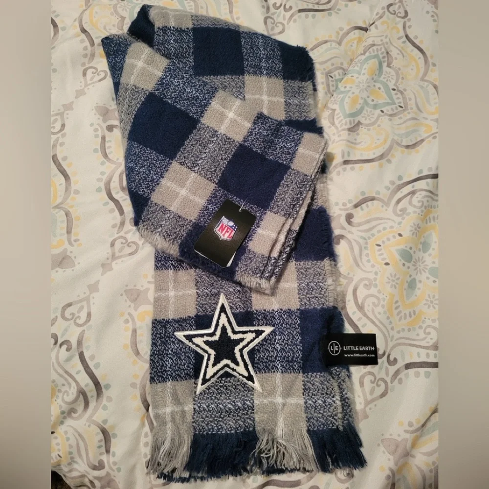 Little Earth Dallas Cowboys Blue & Gray Flannel Scarf Star Embroidery Fandom Fun